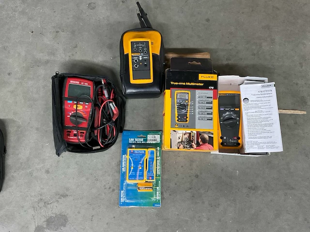 Fase rotatiemeter & multimeters (3x) - afbeelding 1 van  5