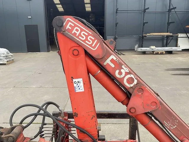 Fassi auto laadkraan - afbeelding 15 van  17