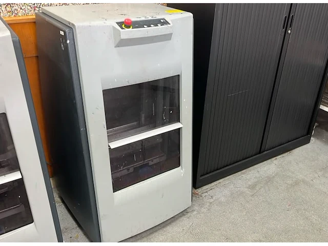 Fast and fluid sk350 verfschudder - afbeelding 1 van  4