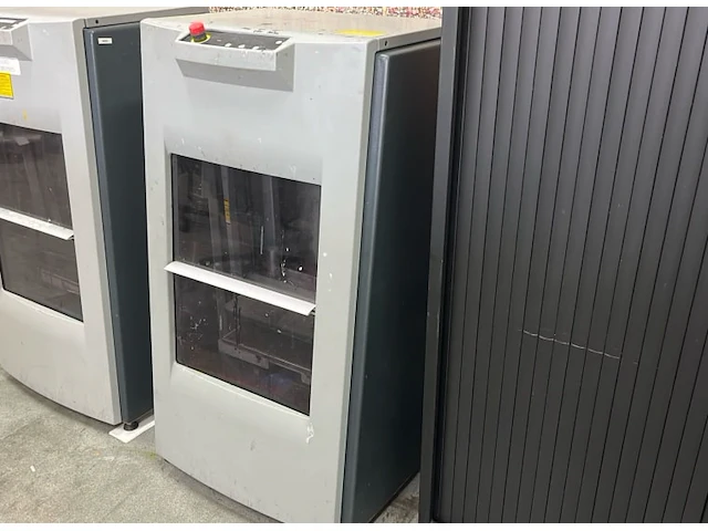 Fast and fluid sk350 verfschudder - afbeelding 2 van  4