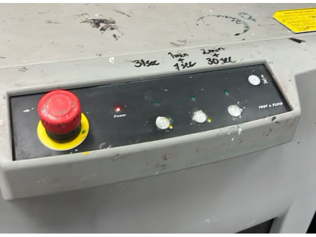 Fast and fluid sk350 verfschudder - afbeelding 4 van  4
