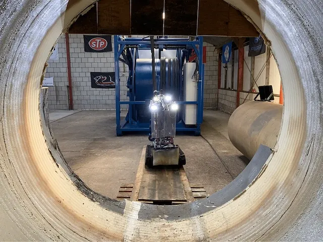 Fast-fix robot internal large diameter pipe coating machine. no-dig system. - afbeelding 34 van  98
