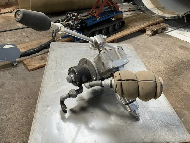 Fast-fix robot internal large diameter pipe coating machine. no-dig system. - afbeelding 80 van  98