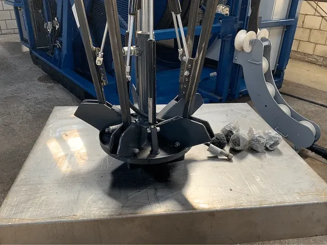 Fast-fix robot internal large diameter pipe coating machine. no-dig system. - afbeelding 87 van  98