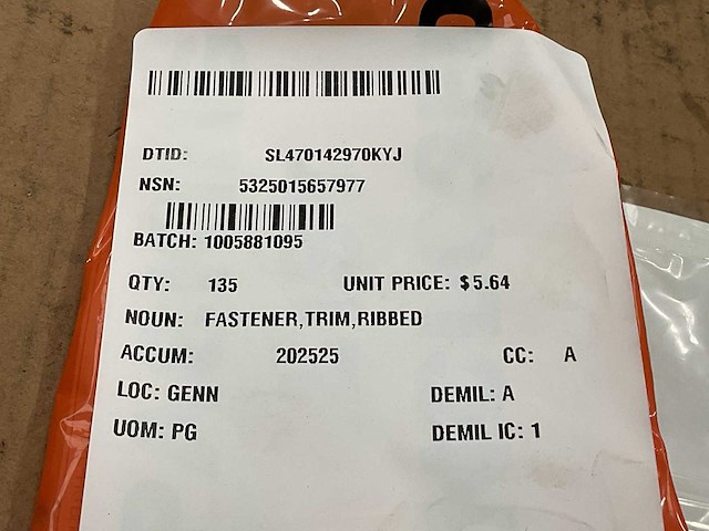 Fastener (135x) - afbeelding 5 van  5