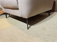 Fauteuil, beige leer, zwart metalen poten - afbeelding 4 van  4