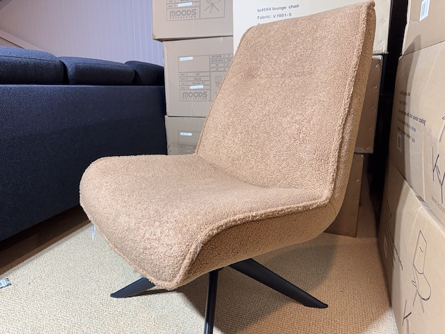 Fauteuil, beige/champagne, zwart metalen poten - afbeelding 2 van  5