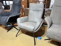 Fauteuil, grijs stof, zwarte poten - afbeelding 1 van  5