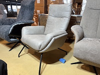 Fauteuil, grijs stof, zwarte poten - afbeelding 2 van  5