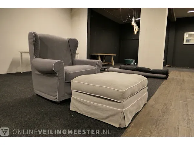 Fauteuil met hocker - afbeelding 1 van  14