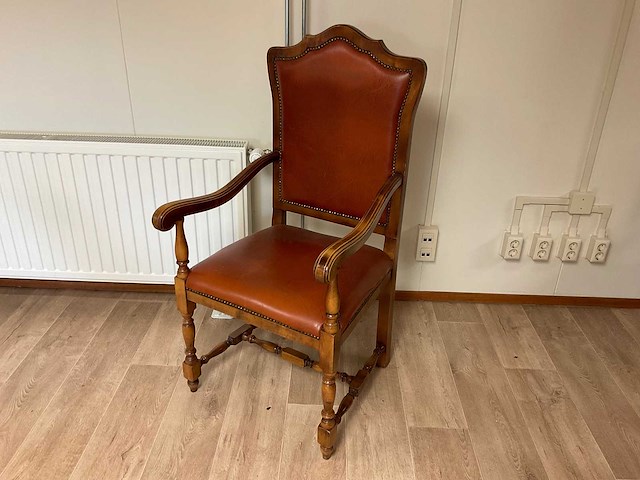 Fauteuil met rood leder - afbeelding 1 van  3