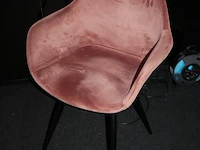 Fauteuil roze gestoffeerd. - afbeelding 2 van  3