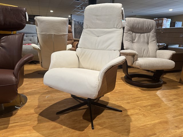 Fauteuil, wit leer, manueel verstelbaar, zwarte poot - afbeelding 2 van  5