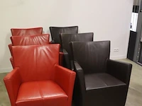 Fauteuils op wielen - rood en zwart (skai) leder gestoffeerd - 6 stuks - afbeelding 1 van  8