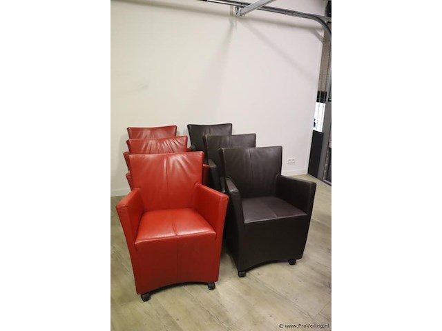 Fauteuils op wielen - rood en zwart (skai) leder gestoffeerd - 6 stuks - afbeelding 1 van  8