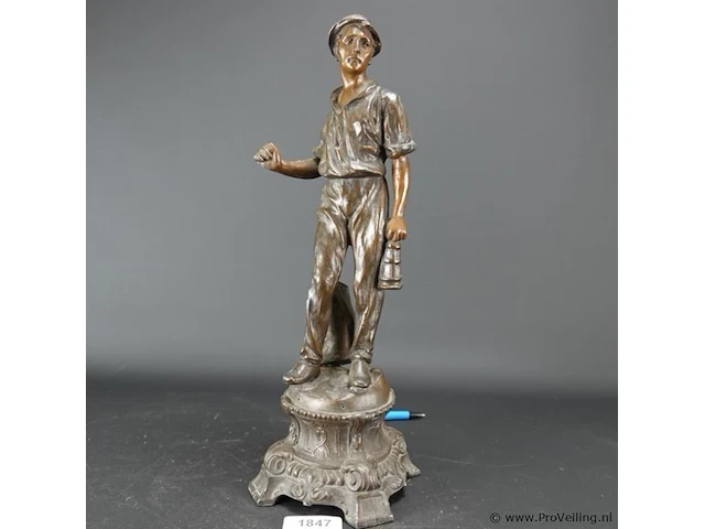 Faux bronzen gegoten beeld van een belgische mijnwerker - afbeelding 1 van  5