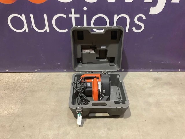 F+b fb-50 sleuvenfreesmachine - afbeelding 1 van  5