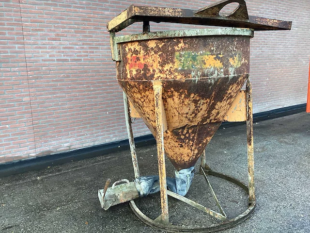 Fe fe 1000 betonkubel - afbeelding 1 van  1