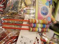 Feestartikel en versieringen o.a. tulle pom pom; partij - afbeelding 2 van  3