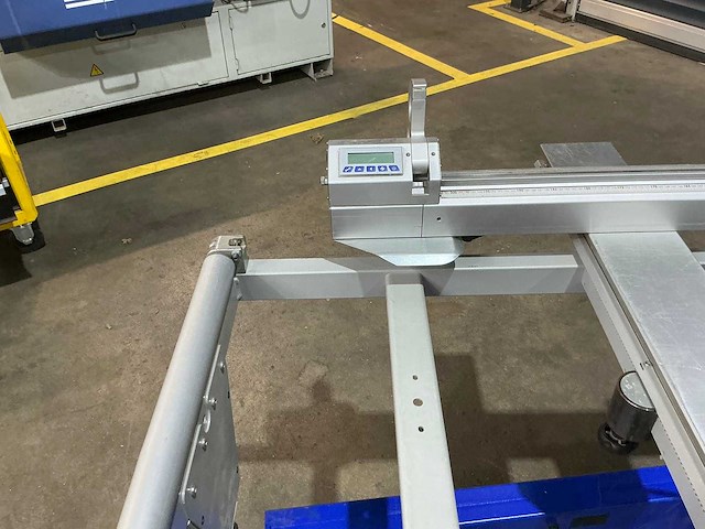 Felder - 2010 - format 4 kappa 550 - formaatcirkelzaagmachine - afbeelding 14 van  14