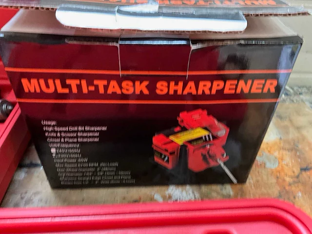 Felsset, cdi tester, slijpmachine en oliekannen - afbeelding 2 van  7