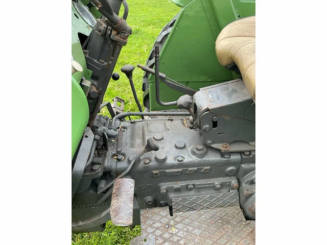 Fendt - 1968 - 3sa - vierwielaangedreven landbouwtractor - afbeelding 24 van  43
