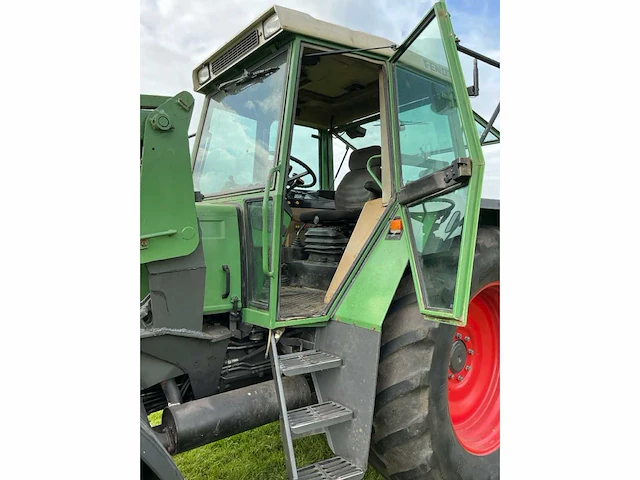 Fendt - 1992 - farmer 311 lsa - vierwielaangedreven landbouwtractor - afbeelding 38 van  67