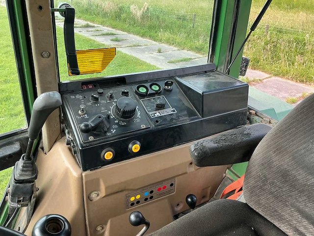 Fendt - 1992 - farmer 311 lsa - vierwielaangedreven landbouwtractor - afbeelding 41 van  67