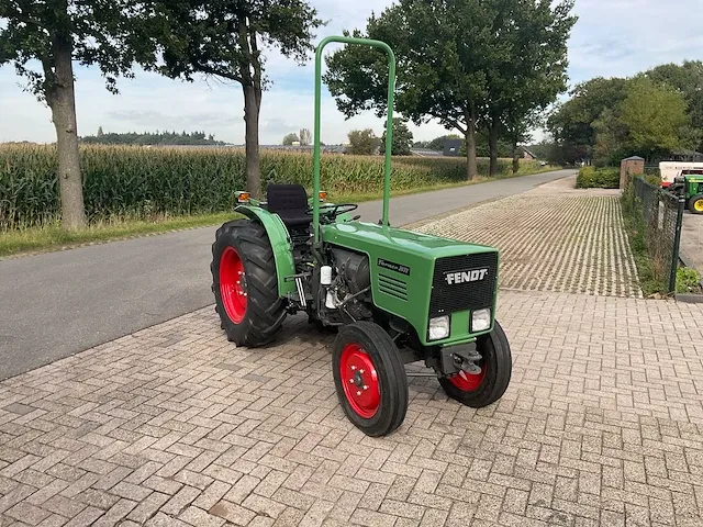Fendt - farmer 203 v - oldtimer tractor “smalspoor” - afbeelding 22 van  25