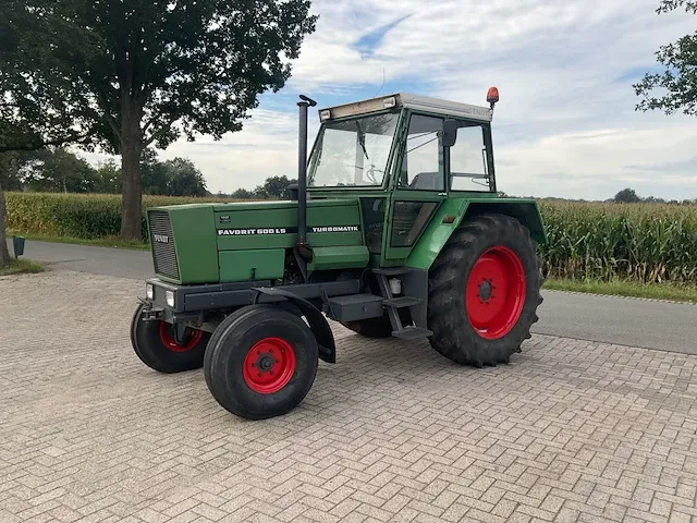 Fendt - favorit 600 ls - oldtimer tractor - afbeelding 12 van  31