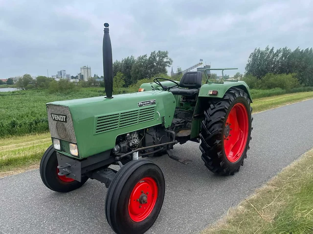 Fendt 102 s oldtimer tractor - afbeelding 10 van  11