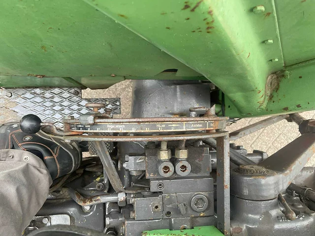 Fendt 102 s oldtimer tractor - afbeelding 11 van  11