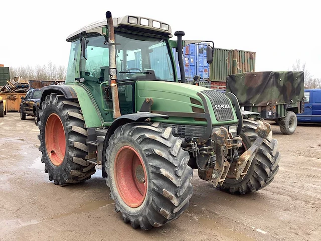 Fendt 119 vierwielaangedreven landbouwtractor - afbeelding 2 van  20