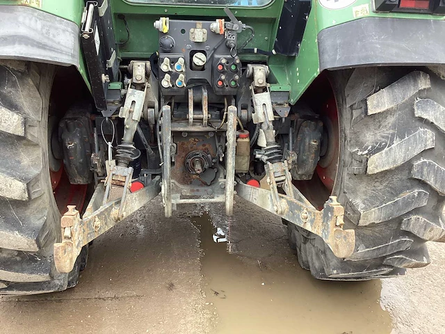 Fendt 119 vierwielaangedreven landbouwtractor - afbeelding 5 van  20