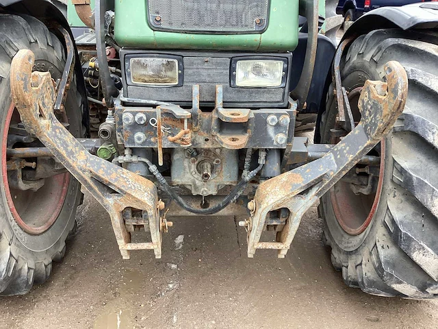 Fendt 119 vierwielaangedreven landbouwtractor - afbeelding 8 van  20