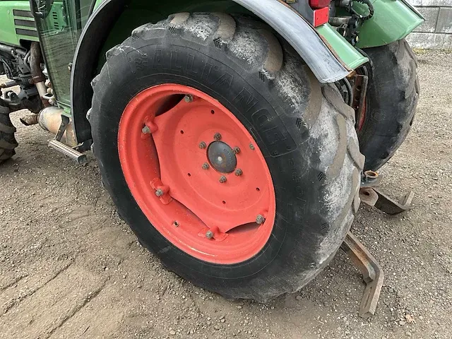 Fendt 208 vierwielaangedreven landbouwtractor - afbeelding 2 van  38