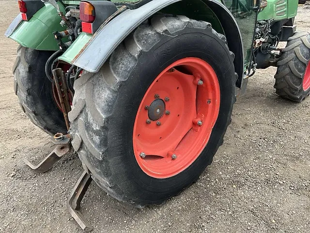 Fendt 208 vierwielaangedreven landbouwtractor - afbeelding 3 van  38