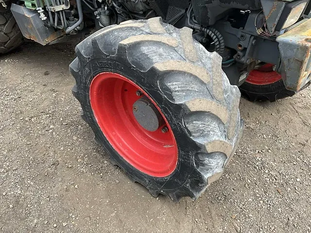 Fendt 208 vierwielaangedreven landbouwtractor - afbeelding 4 van  38