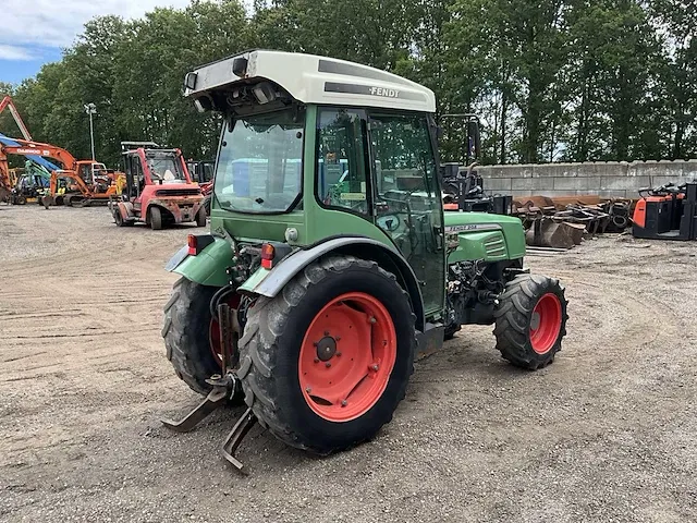 Fendt 208 vierwielaangedreven landbouwtractor - afbeelding 34 van  38