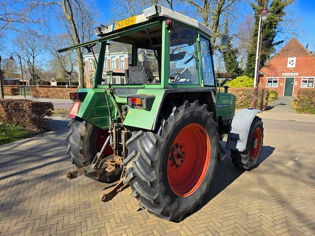 Fendt 305 lsa vierwielaangedreven landbouwtractor - afbeelding 2 van  42