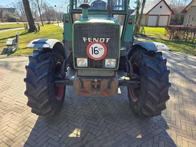 Fendt 305 lsa vierwielaangedreven landbouwtractor - afbeelding 6 van  42