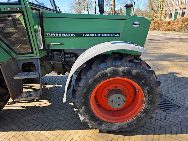 Fendt 305 lsa vierwielaangedreven landbouwtractor - afbeelding 7 van  42