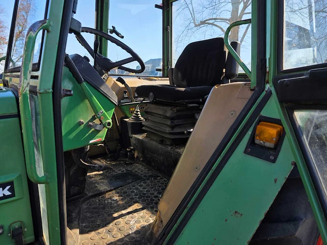 Fendt 305 lsa vierwielaangedreven landbouwtractor - afbeelding 16 van  42