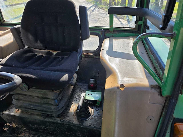 Fendt 305 lsa vierwielaangedreven landbouwtractor - afbeelding 19 van  42