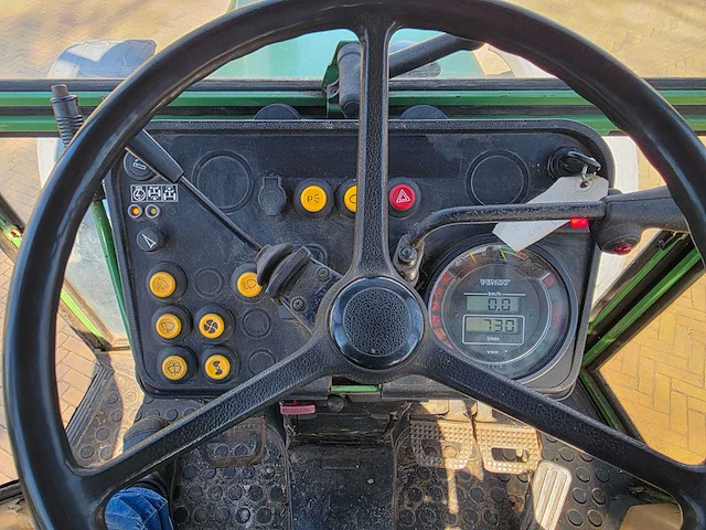 Fendt 305 lsa vierwielaangedreven landbouwtractor - afbeelding 21 van  42