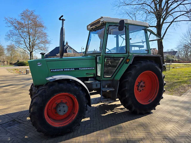 Fendt 305 lsa vierwielaangedreven landbouwtractor - afbeelding 12 van  42