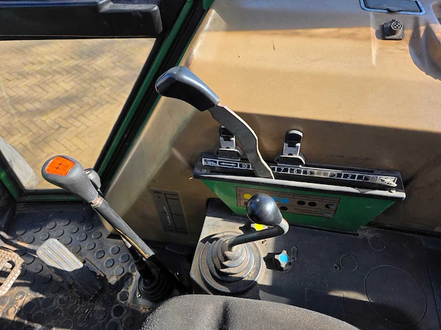 Fendt 305 lsa vierwielaangedreven landbouwtractor - afbeelding 27 van  42