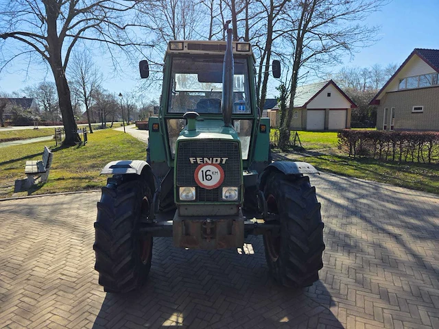 Fendt 305 lsa vierwielaangedreven landbouwtractor - afbeelding 23 van  42