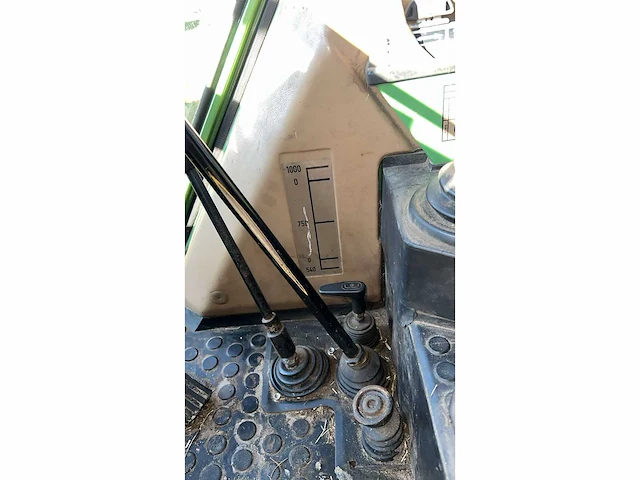Fendt 305 lsa vierwielaangedreven landbouwtractor - afbeelding 37 van  42