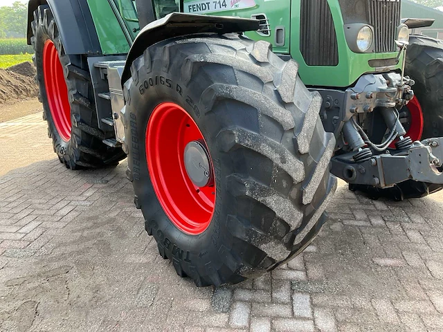 Fendt 714 vario tms vierwielaangedreven landbouwtractor - afbeelding 9 van  40